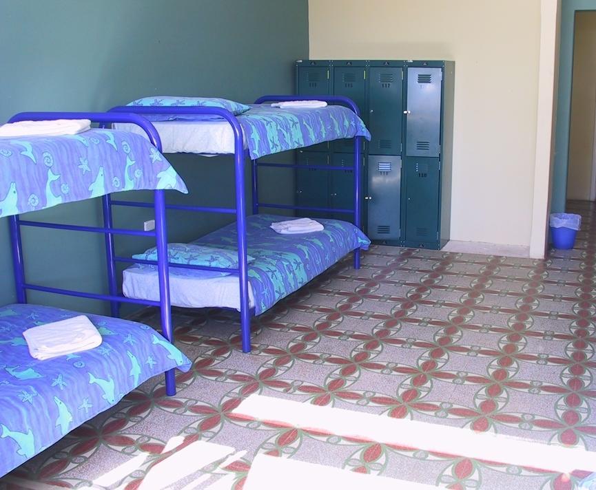 Ocean Beach Backpackers Hostel Perth Room photo